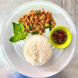 ข้าวกะเพราหมูสับโบราณ