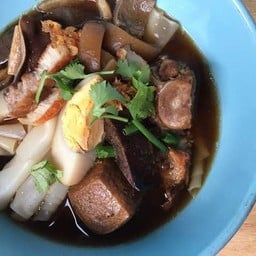 ก๋วยจั๊บบ่อนไก่ วังก์พง ปราณบุรี