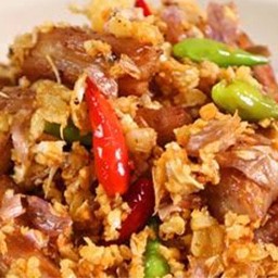 ร้านบ้านหมูทอด กระเทียมพริก สด