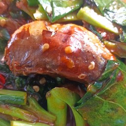 ข้าวคะน้าปลากระป๋อง