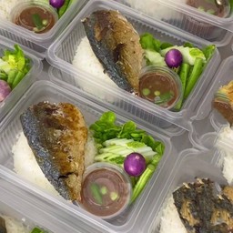ข้าวแกง, ขนมจีน, ข้าวน้ำพริกปลาทูทอด