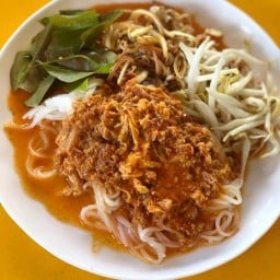 ป้าจิ๋ม ขนมจีน หมี่กะทิ อาหารตามสั่ง (เจ้าเก่าโรงบาลสุรินทร์)