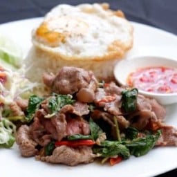 ข้าวกะเพราน่องลาย