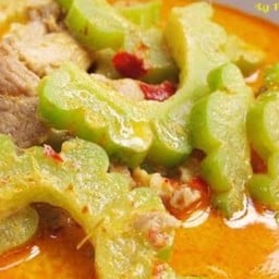 แกงกะทิมะระหมูสามชั้น