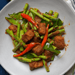 ผัดพริกขิงหมูกรอบ