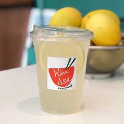 Fresh Lemonade เลมอนเนด