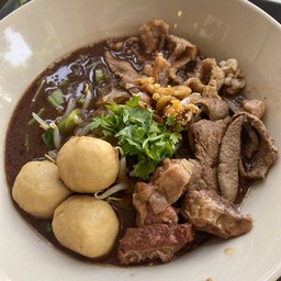 ก๋วยเตี๋ยวเรือหมู (Pork Boat Noodles)