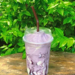 ขนมปังปิ้งบ้านยาย & ผัดกระเพรา (ซอยโดนแน)