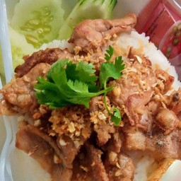 หมูทอดกระเทียม (กับข้าว)