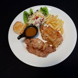 สเต็กไก่+หมู ซอสพริกไทยดำ