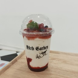 มิลกี้สตอเบอรี่สมูทตี้