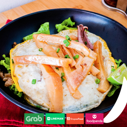 ก๋วยเตี๋ยวคั่วดั้งเดิม ปลาหมึกกรอบ