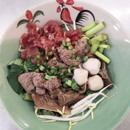 [อร่อยซ่ากับโค้ก] เกาเหลาหมู +  โค้ก ไม่มีน้ำตาล (กระป๋อง) 