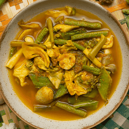 แกงส้มผักรวม(มังสวิรัติ)