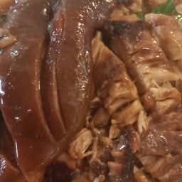 ร้านข้าวขาหมูพี่โกเจ้าเก่า