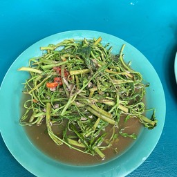 ผัดผักกระเฉด