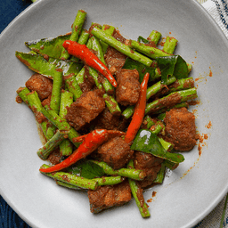 ผัดพริกขิงหมูกรอบ