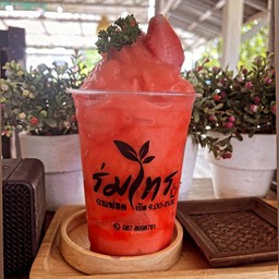 สตอบอรี่สมูทตี้ปั่น