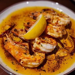 กุ้งย่างซอสกระเทียมและพริกสไตล์สเปน (4ตัว)