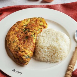 ข้าวกล้องไข่เจียวทรงเครื่องน้ำมันรำข้าวไม่มันลดเค็ม Omelet with veggies and rice