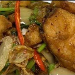 ผัดเกี๊ยมฉ่ายปลากะพง