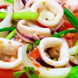 ยำปลาหมึก