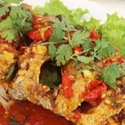 ปลากะพงราดพริก