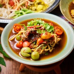 ตำหน่อไม้ปูปลาร้า