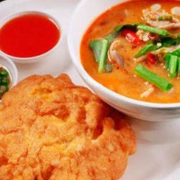 ชุดข้าวไข่เจียว+ต้มยำ (ปลาดอร์รี่) น้ำข้น