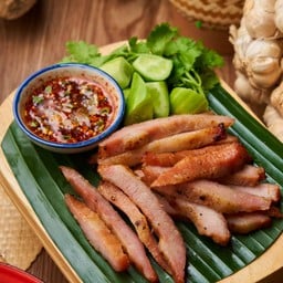 สันคอหมูย่างน้ำจิ้มแจ่ว