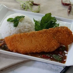 ข้าวกะเพราแซลมอน