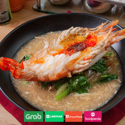 ราดหน้ากุ้งแม่น้ำ