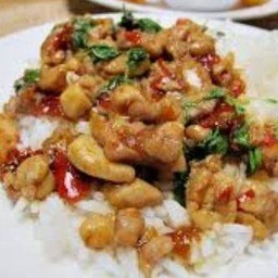 กะเพราไก่พร้อมข้าว