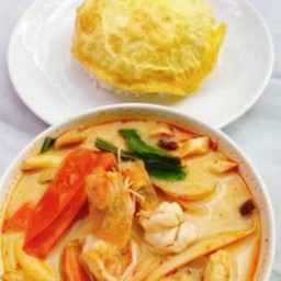 ชุดข้าวไข่เจียว+ต้มยำ (กุ้ง) น้ำข้น