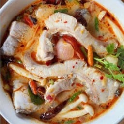 ต้มยำปลาดอร์รี่น้ำข้น (กับข้าว)