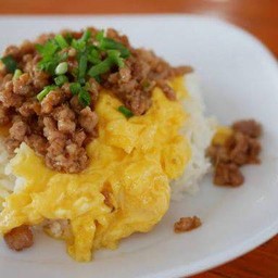 ข้าวไข่ข้นหมูสับ พริกน้ำปลา