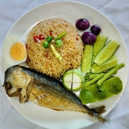 ข้าวผัดน้ำพริกปลาทู