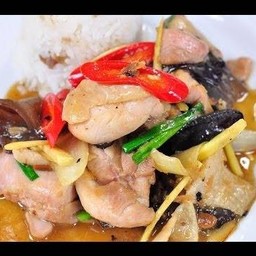 ข้าวราดไก่ผัดขิง