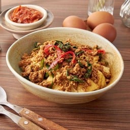ข้าวไข่นุ่ม กะเพราไก่ Soft Omelet Rice w Chicken Kaprao