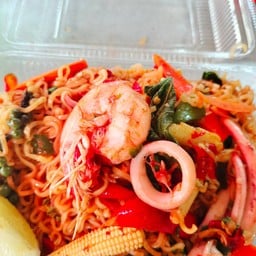 ผัดมาม่าขี้เมาทะเล