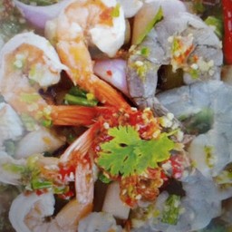 ยำกุ้งสองใจวันทอง
