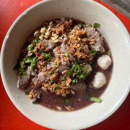 ก๋วยเตี๋ยวแม่อิ๋ว บ้านวังหมื่น