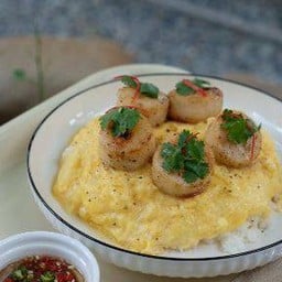 Creamy Omelet With Scallop On Rice