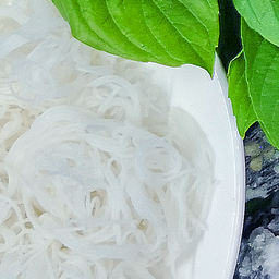เส้นหมี่ลวก