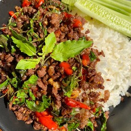 ข้าวกะเพราเนื้อโคขุน