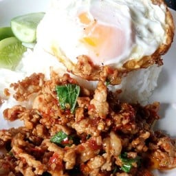 คุณพร อาหารตามสั่ง