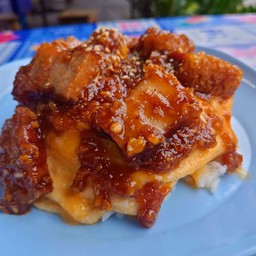 ข้าวไข่ข้นหมูกรอบกระเทียมเกาหลี