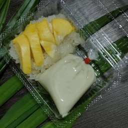 ข้าวเหนียวมะม่วง ขนมไทยบ้านพิน ตลาดพิมลราชา