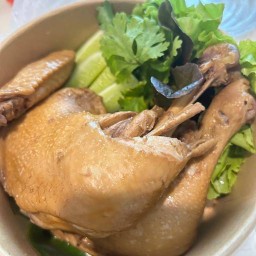 2411 ไก่ต้มน้ำปลา