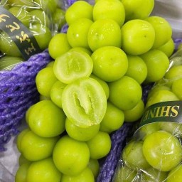 ทุเรียนหมอนทองและผลไม้นำเข้า